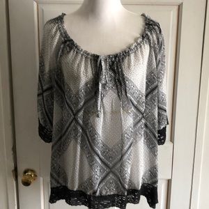 Women’s XL Quintessential Scoop Neck Boho Top Lace